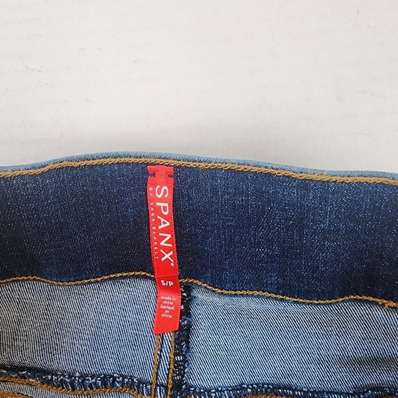 🌸 NEW Spanx | Spanx Mid-Rise Crop Flare Jeans size S - Picture 11 of 13